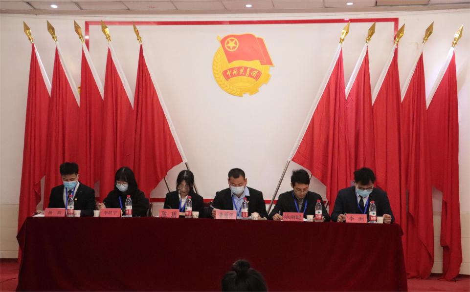 我校第十一次學(xué)生代表大會(huì)隆重召開 我校第十一次學(xué)生代表大會(huì)隆重召開