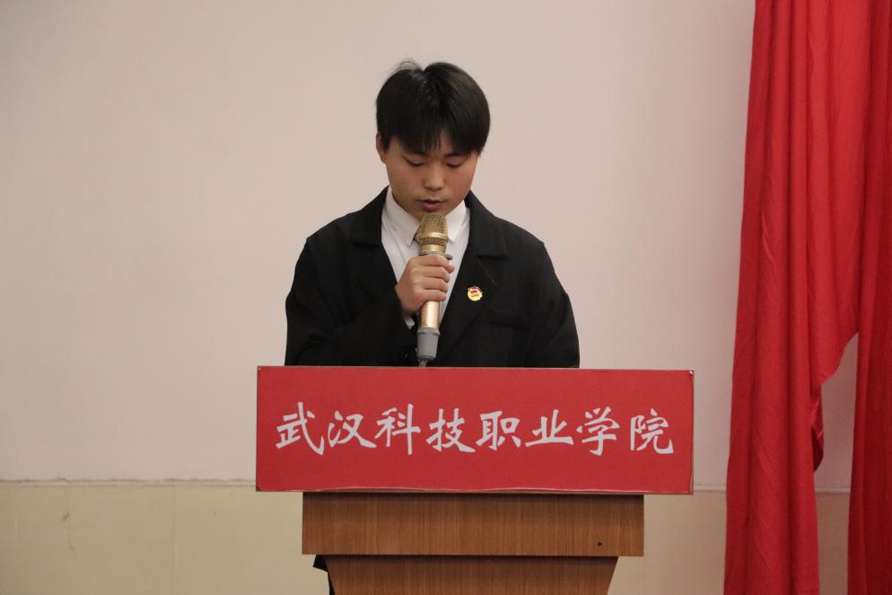 我校第十一次學(xué)生代表大會(huì)隆重召開 我校第十一次學(xué)生代表大會(huì)隆重召開