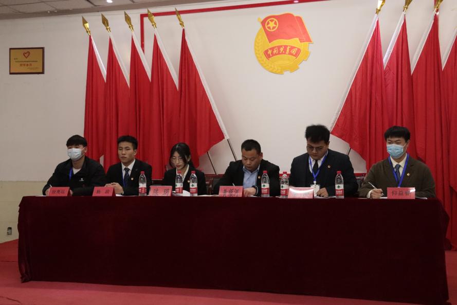 我校第十一次學(xué)生代表大會(huì)隆重召開 我校第十一次學(xué)生代表大會(huì)隆重召開