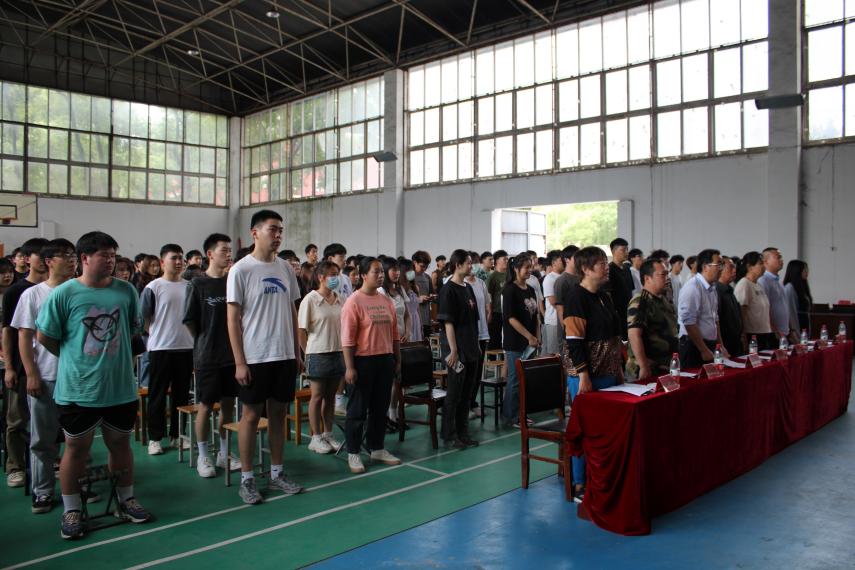 我校舉辦2022-2023學(xué)年“五四”表彰大會(huì)暨文藝匯演 我校舉辦2022-2023學(xué)年“五四”表彰大會(huì)暨文藝匯演