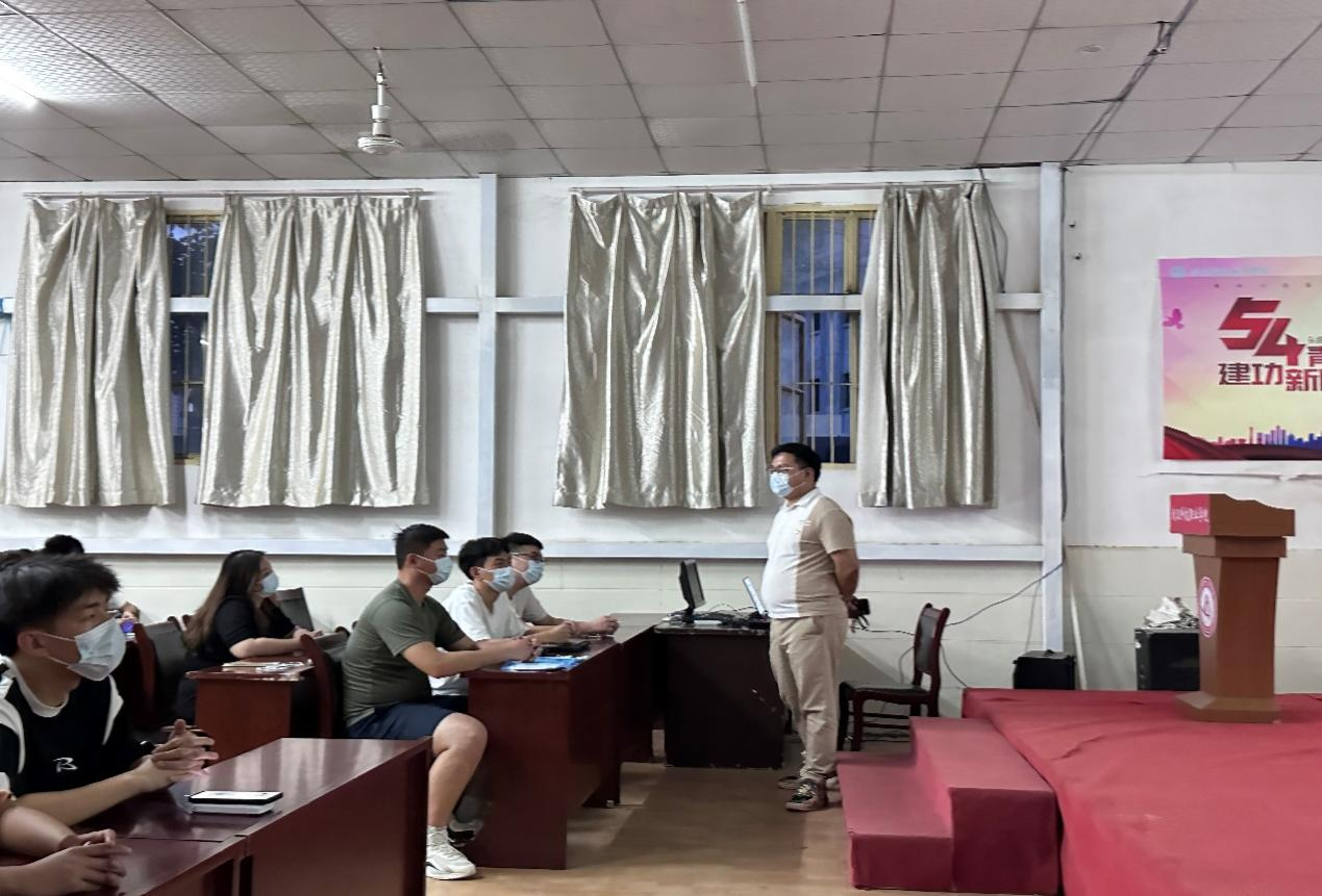 奉獻(xiàn)青春一起來(lái),志愿有你更精彩 ——校團(tuán)委開(kāi)展志愿服務(wù)集中培訓(xùn) 奉獻(xiàn)青春一起來(lái),志愿有你更精彩 ——校團(tuán)委開(kāi)展志愿服務(wù)集中培訓(xùn)