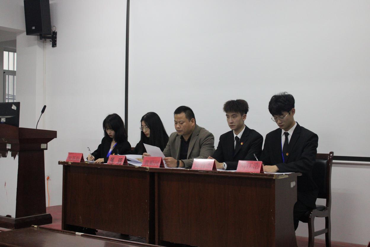 同心聚力學(xué)代會(huì) 逐夢(mèng)青春向未來  ——我校第十二次學(xué)生代表大會(huì)勝利召開