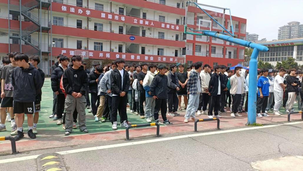 青春“籃”不住，熱血不止步 —武漢科技職業(yè)學(xué)院第十八屆“希望杯”籃球賽閉幕