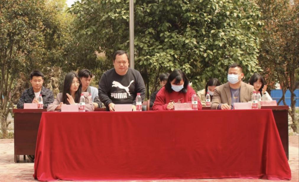 青春“籃”不住，熱血不止步 —武漢科技職業(yè)學(xué)院第十八屆“希望杯”籃球賽閉幕