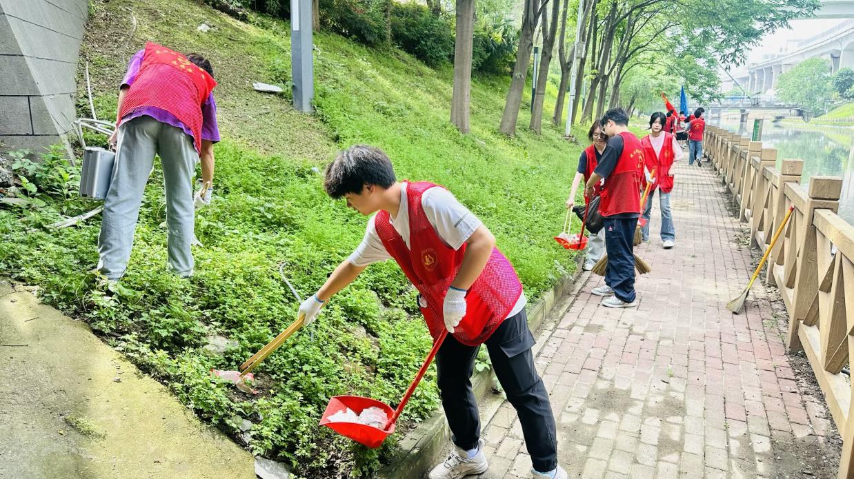 志愿之紅,共創(chuàng)新綠 志愿之紅,共創(chuàng)新綠