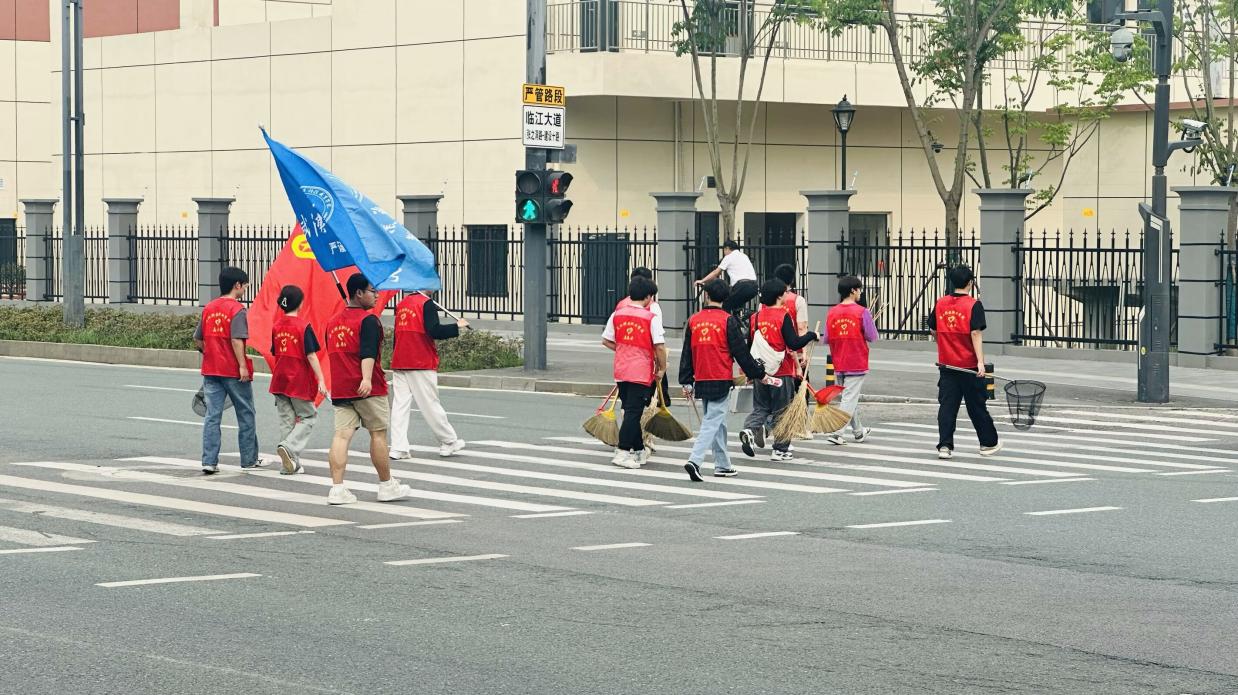 志愿之紅,共創(chuàng)新綠 志愿之紅,共創(chuàng)新綠