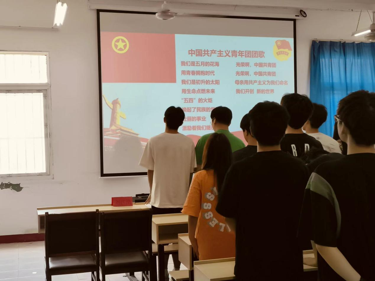 青春心向黨，奮斗新征程 ——武漢科技職業(yè)學(xué)院第五期團(tuán)課結(jié)業(yè)典禮暨入團(tuán)儀式