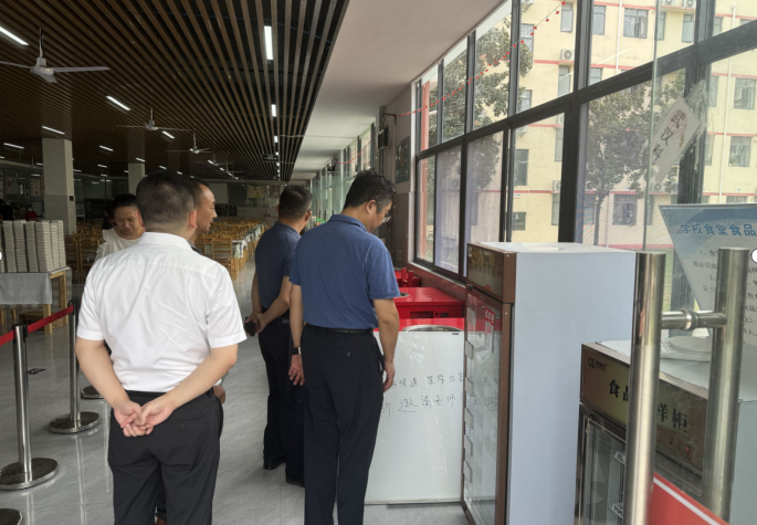 武漢市教育局領(lǐng)導(dǎo)實(shí)地指導(dǎo)我校開學(xué)迎新準(zhǔn)備工作 武漢市教育局領(lǐng)導(dǎo)實(shí)地指導(dǎo)我校開學(xué)迎新準(zhǔn)備工作