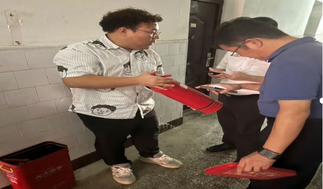 武漢市教育局領(lǐng)導(dǎo)實(shí)地指導(dǎo)我校開學(xué)迎新準(zhǔn)備工作 武漢市教育局領(lǐng)導(dǎo)實(shí)地指導(dǎo)我校開學(xué)迎新準(zhǔn)備工作