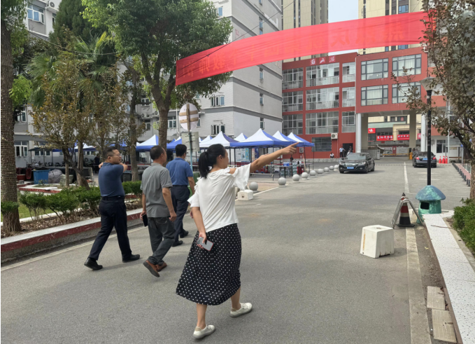 武漢市教育局領(lǐng)導(dǎo)實(shí)地指導(dǎo)我校開學(xué)迎新準(zhǔn)備工作 武漢市教育局領(lǐng)導(dǎo)實(shí)地指導(dǎo)我校開學(xué)迎新準(zhǔn)備工作