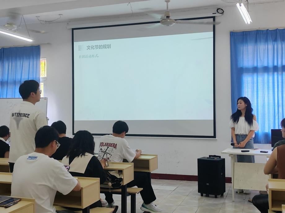 團(tuán)聚青春,以培促干 團(tuán)聚青春,以培促干