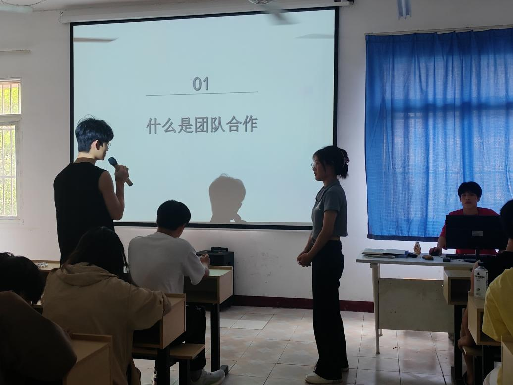 團(tuán)聚青春,以培促干 團(tuán)聚青春,以培促干