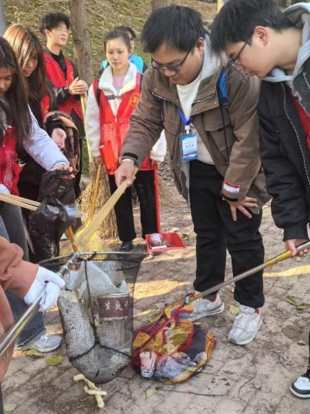 攜手四域聯(lián)動(dòng)健步走，共筑愛(ài)河護(hù)湖新征程