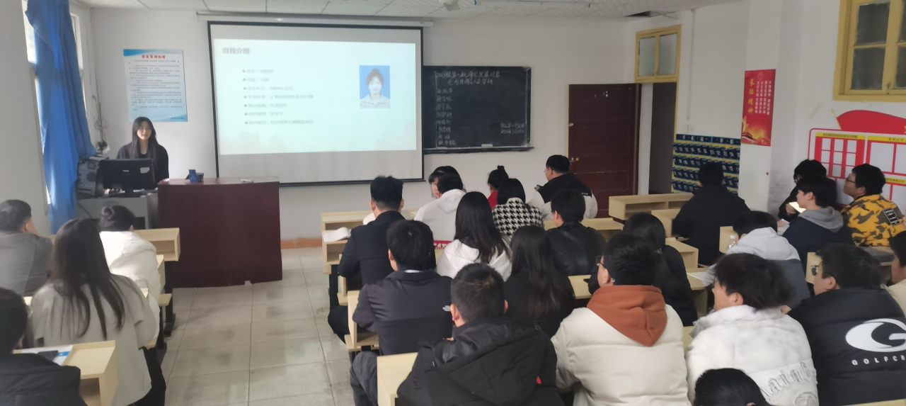 “答”入黨初心，“辯”青春擔(dān)當(dāng)