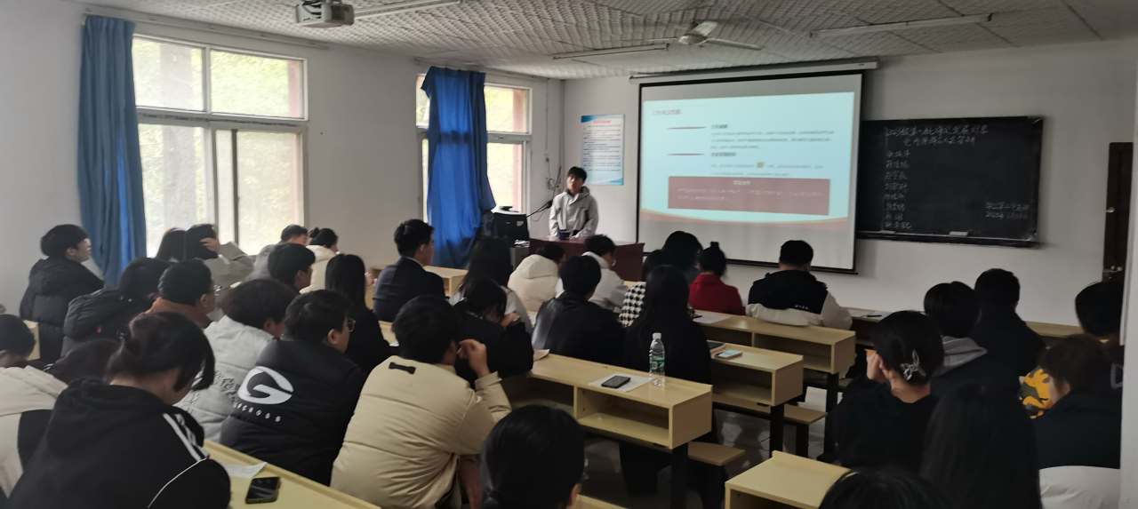 “答”入黨初心，“辯”青春擔(dān)當(dāng)