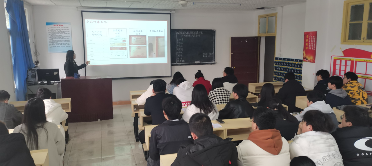 “答”入黨初心，“辯”青春擔(dān)當(dāng)