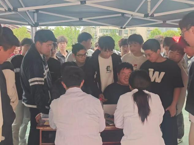 醫(yī)校共建，關(guān)愛師生健康