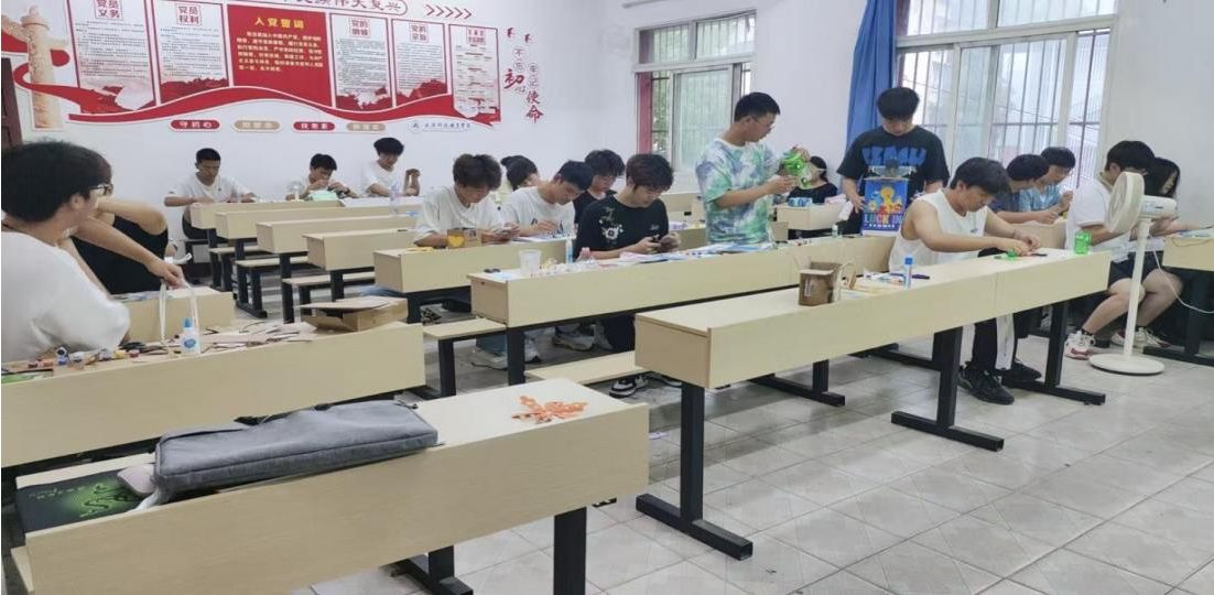 踐行綠色環(huán)保理念,打造綠色校園新風(fēng)尚 踐行綠色環(huán)保理念,打造綠色校園新風(fēng)尚