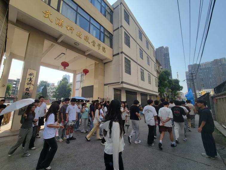 尋跡百年武九，解碼匠心傳承——我院開展四美塘文化公園沉浸式實踐活動