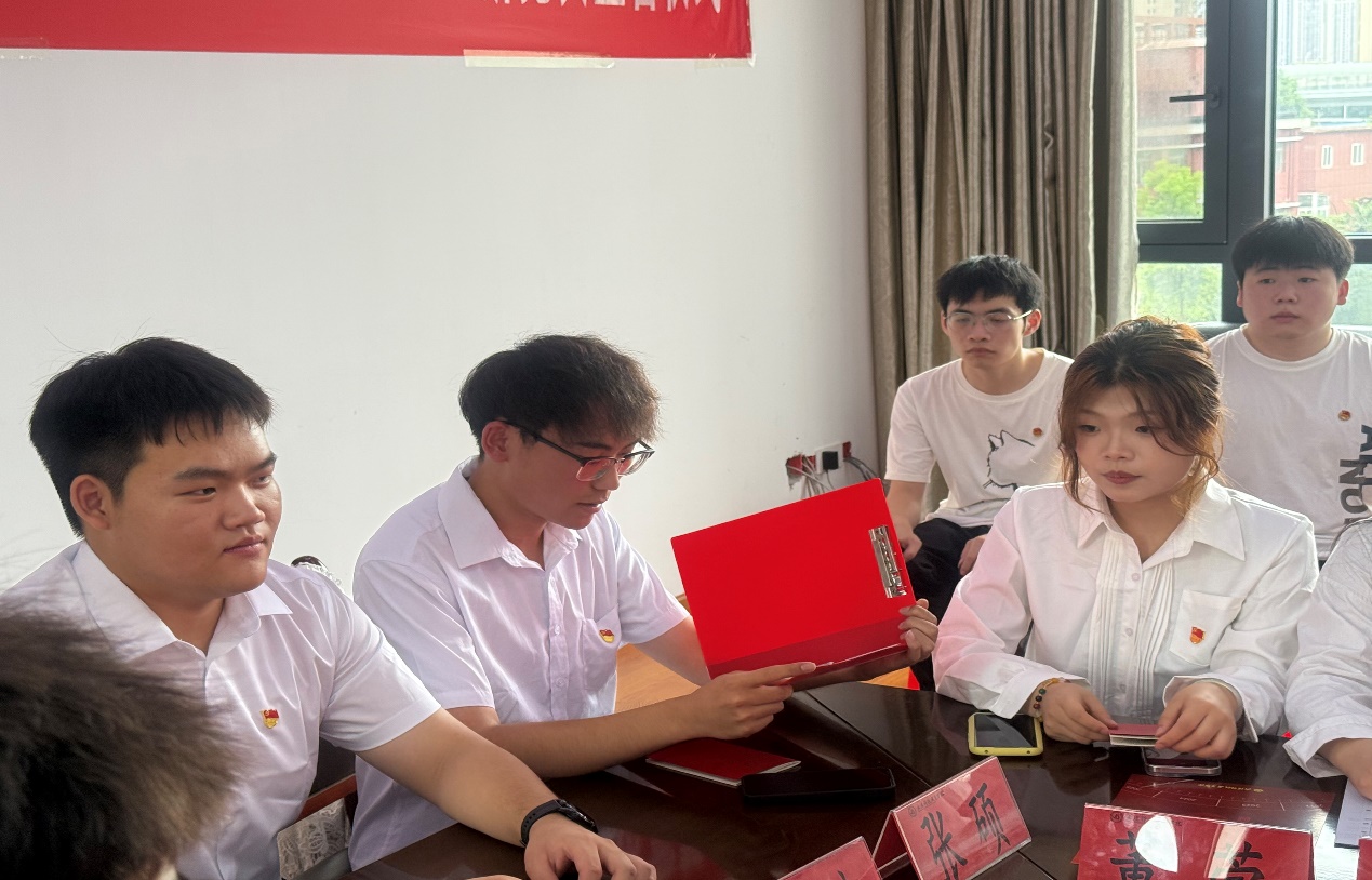 筑牢信仰之基,勇?lián)鷷r代使命 筑牢信仰之基,勇?lián)鷷r代使命