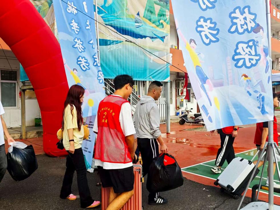 以心迎新，共赴星?！錆h科技職業(yè)學(xué)院圓滿完成2025級(jí)新生迎接工作