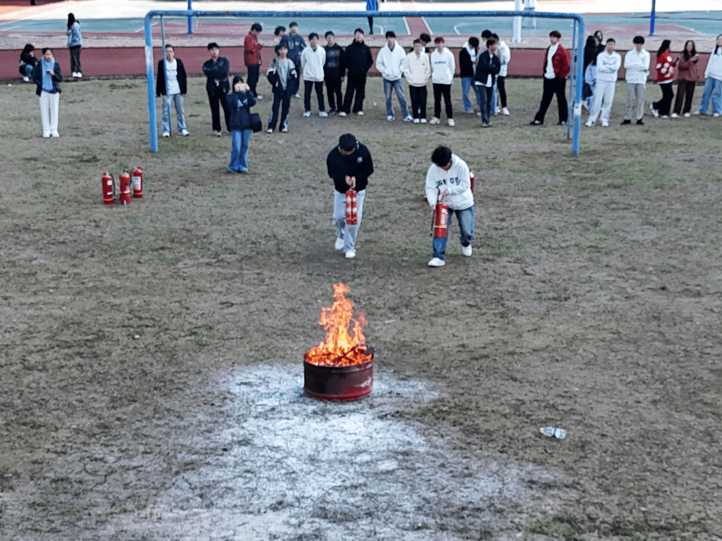 武漢科技職業(yè)學院開展消防安全專題培訓 暨實戰(zhàn)演練——筑牢校園安全防線 武漢科技職業(yè)學院開展消防安全專題培訓 暨實戰(zhàn)演練——筑牢校園安全防線