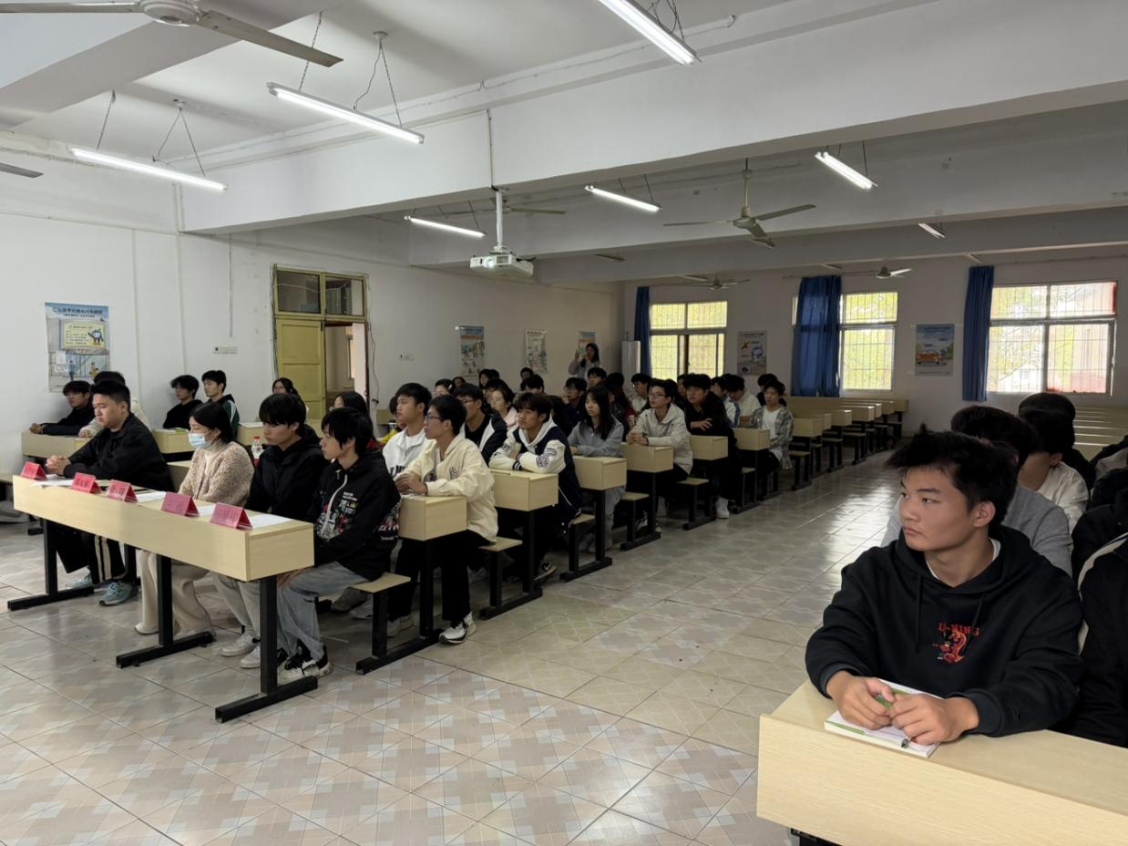 青春錘煉初心 團(tuán)課書寫華章 ——武漢科技職業(yè)學(xué)院第八期團(tuán)課結(jié)業(yè)典禮