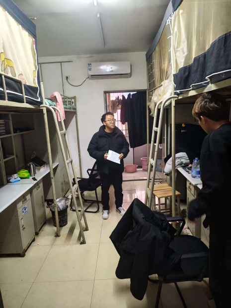 我院開展學生宿舍衛(wèi)生安全大檢查 共筑平安校園