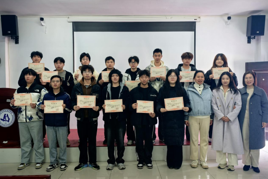 我校舉辦思政課辯論賽實踐活動 ——“德”與“才”交鋒，青春與思想同頻共振