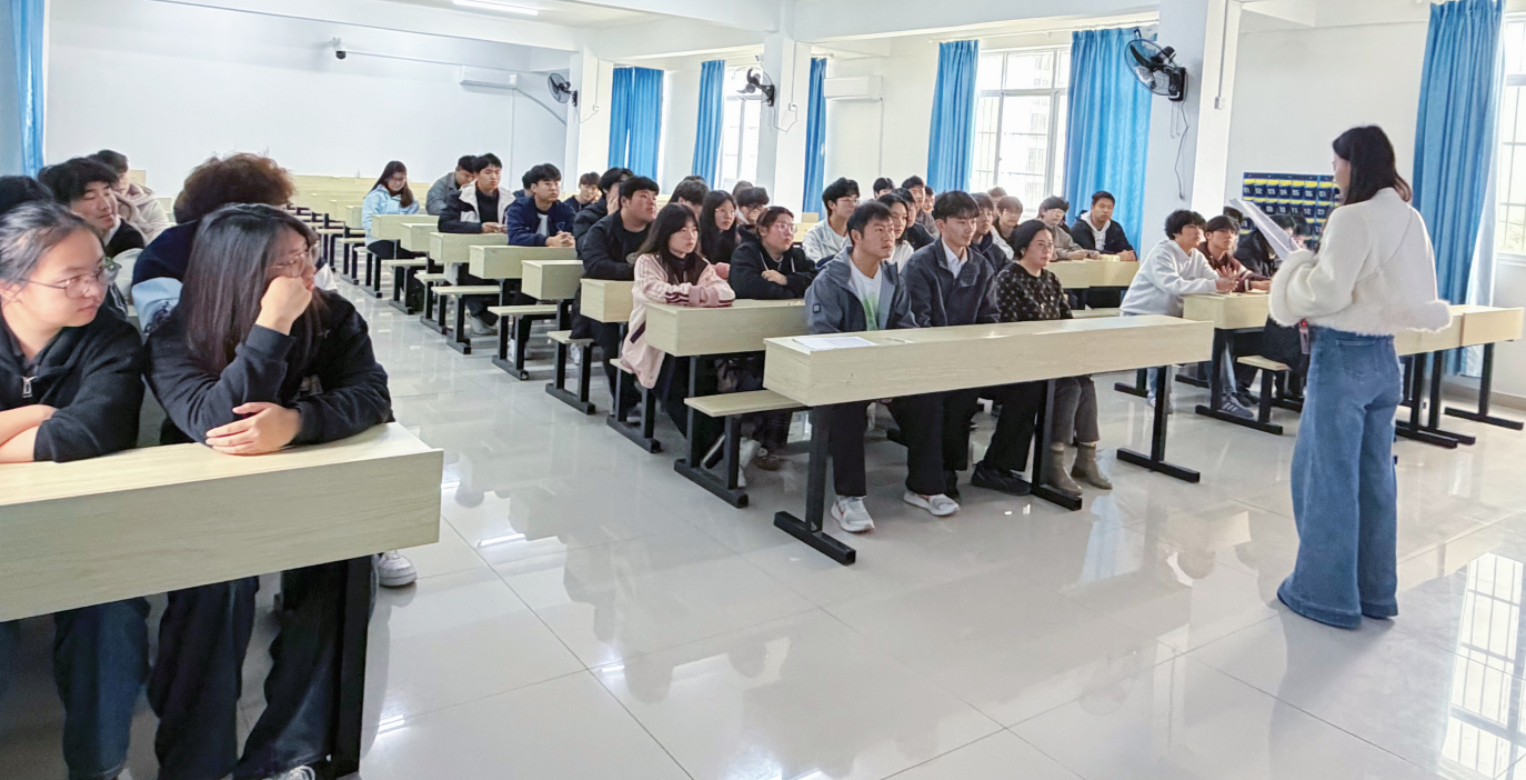 我校召開安全信息員工作會議 筑牢校園安全第一道防線 我校召開安全信息員工作會議 筑牢校園安全第一道防線