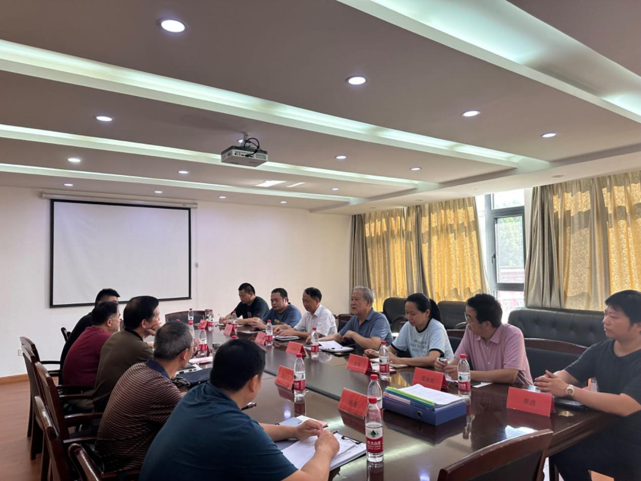 武漢光谷職業(yè)學(xué)院實(shí)驗(yàn)室安全檢查組 蒞臨我校現(xiàn)場檢查