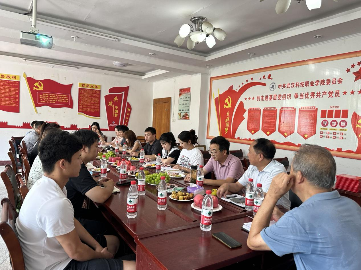 我院召開“躬耕教壇，強(qiáng)國有我”教師節(jié)座談會(huì)