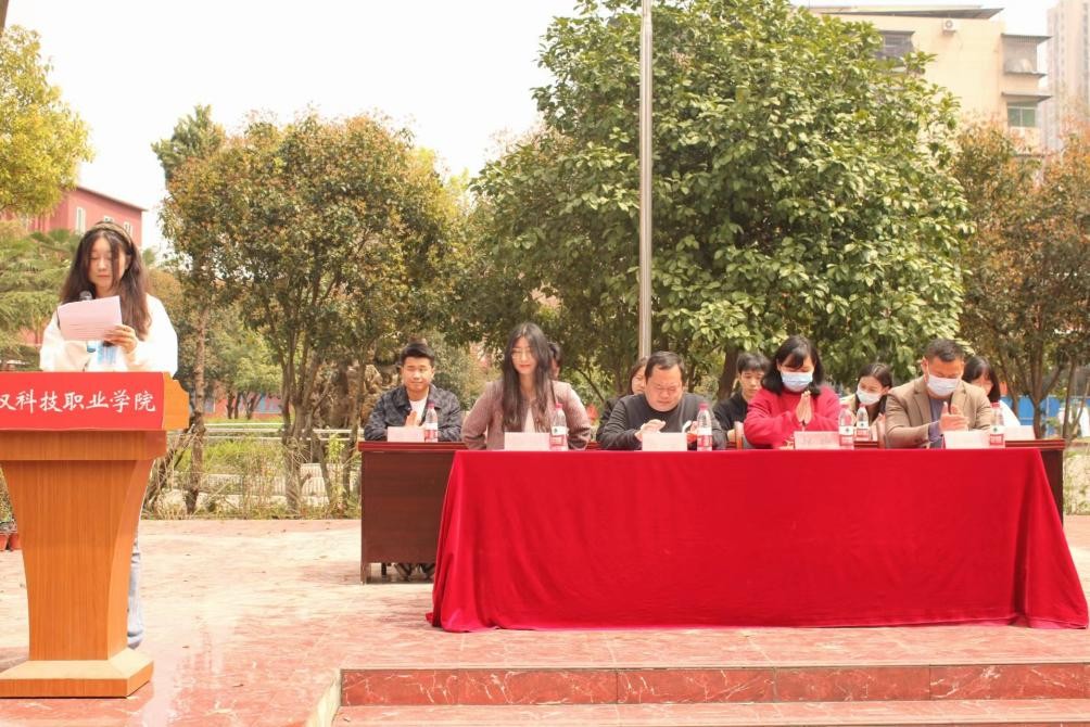 青春“籃”不住，熱血不止步 —武漢科技職業(yè)學(xué)院第十八屆“希望杯”籃球賽閉幕