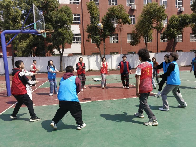 融黨性于拓展，聚力量在黨校