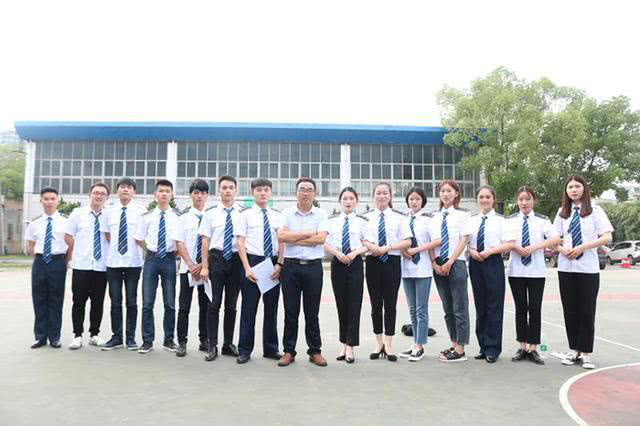 入學(xué)即入職 地鐵訂單班受熱捧