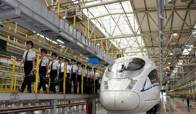 國內(nèi)鐵路將迎來首批女動車組司機