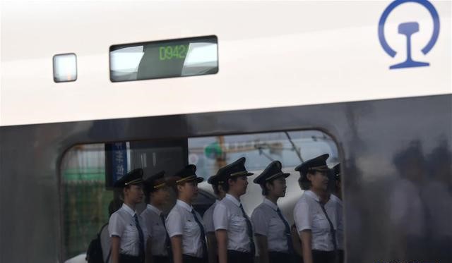 國內(nèi)鐵路將迎來首批女動車組司機