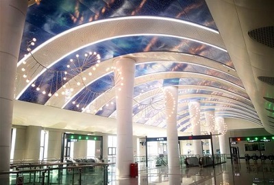 武漢地鐵“軍運(yùn)專(zhuān)線”亮相