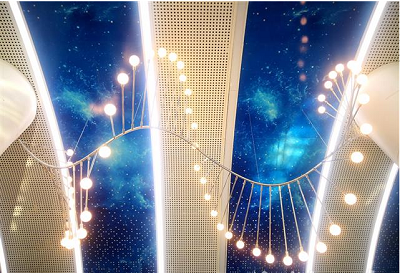 武漢地鐵“軍運(yùn)專(zhuān)線”亮相