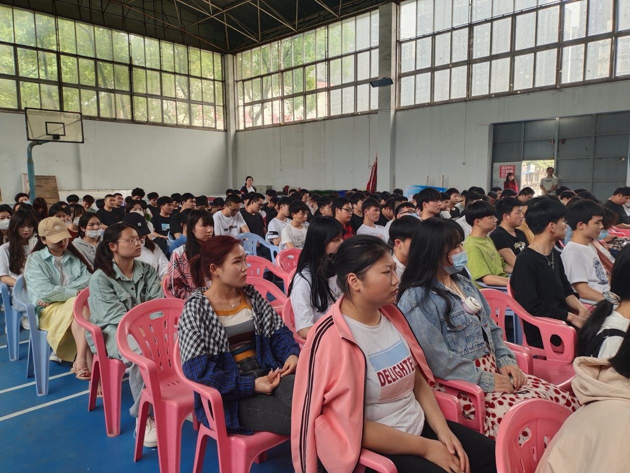 武漢科技職業(yè)學(xué)院2020-2021第二學(xué)期 黨史學(xué)習(xí)專題教育講座（第一講）