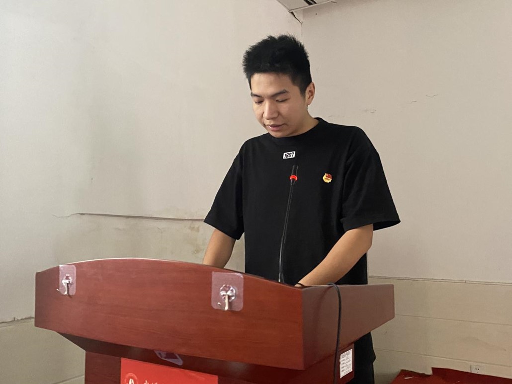 我院舉辦首屆團(tuán)課結(jié)業(yè)典禮暨入團(tuán)儀式