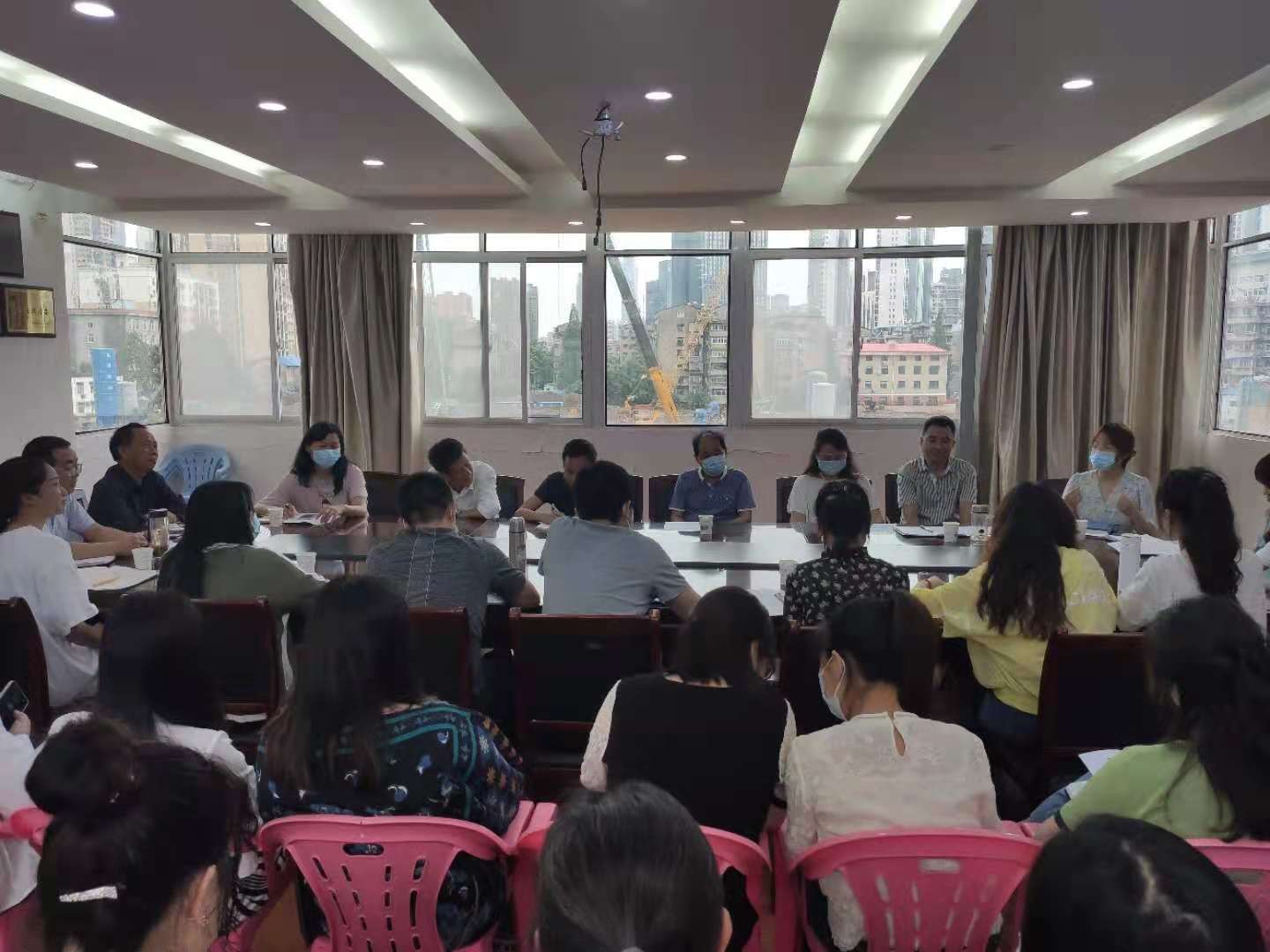 教務(wù)處召開(kāi)期中教學(xué)座談會(huì)