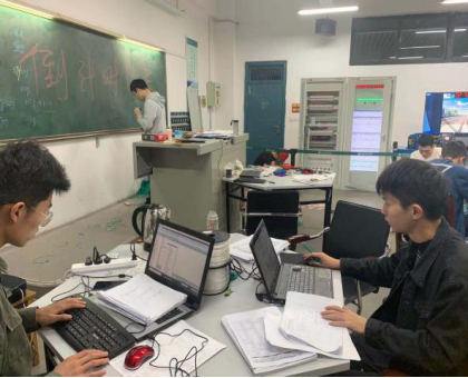 祝賀我校在2019“捷安杯”職業(yè)技能大賽（車輛控制學(xué)生組）湖北省預(yù)賽獲得優(yōu)異成績(jī)