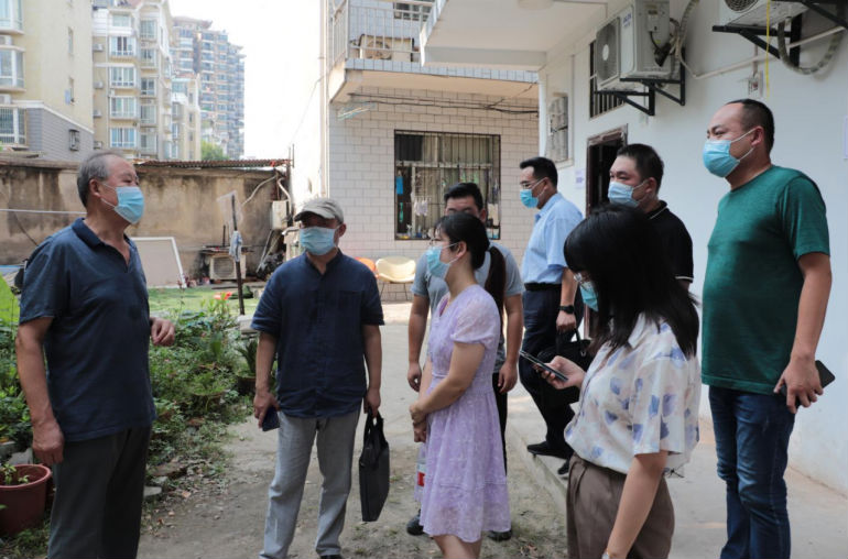 洪山區(qū)開學(xué)工作組評估工作專班蒞臨我院指導(dǎo)秋季開學(xué)工作