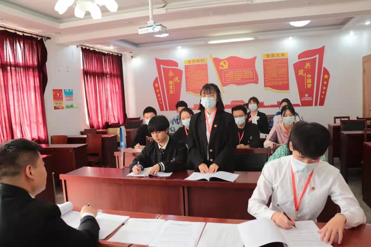 我院第十次學生代表大會隆重召開！