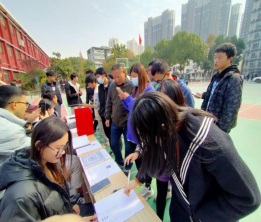 人人都獻(xiàn)出一點(diǎn)愛，人生將變得更美好      ——為黎承航同學(xué)募捐