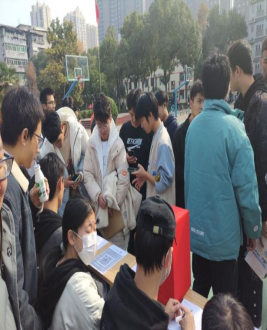 人人都獻(xiàn)出一點(diǎn)愛，人生將變得更美好      ——為黎承航同學(xué)募捐